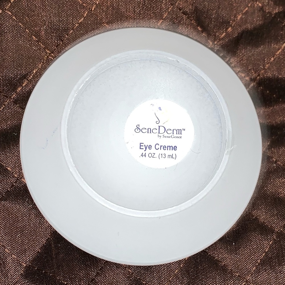 Senegence eye creme